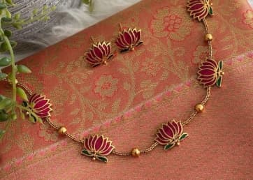 Lotus-motif chain on silk